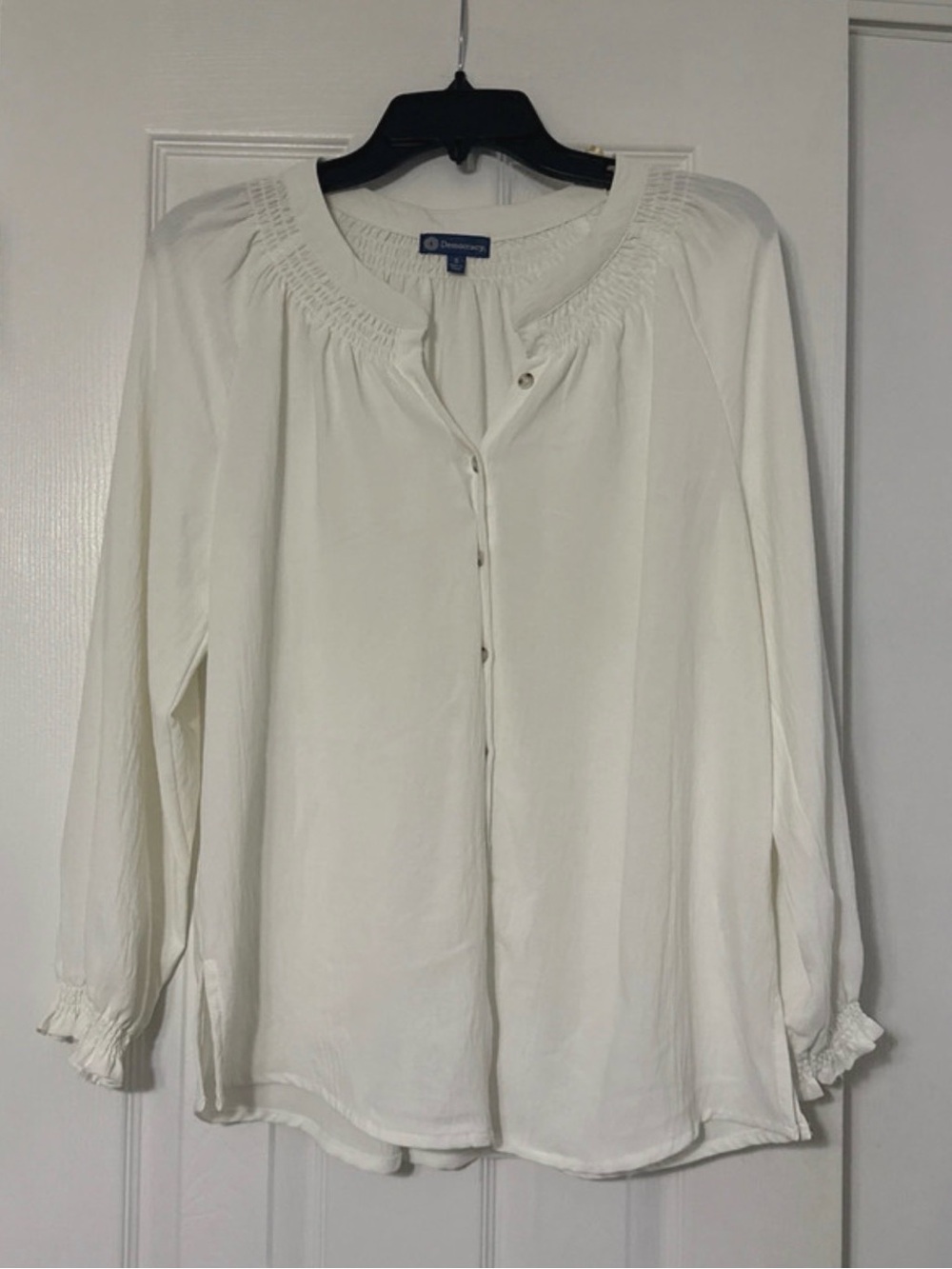 Democracy white long-sleeve button-down blouse Size US S